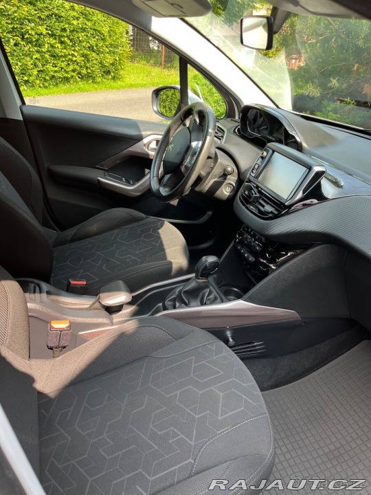 Peugeot 2008 1,2 Pure Tech 2015