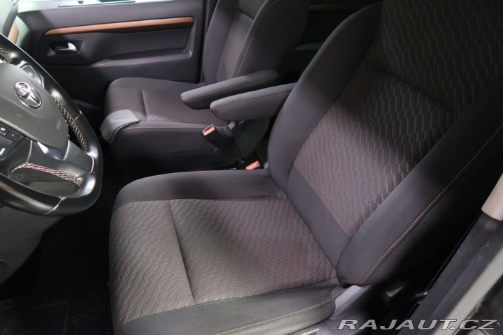Toyota ProAce 2.0D4D,CZ,1Maj,8Míst.Fami 2020