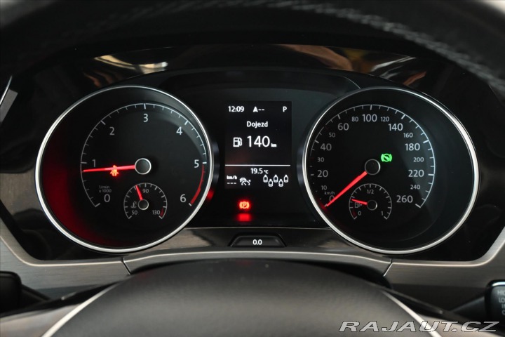 Volkswagen Touran 2,0 TDi 110kW DSG NAVI 7M 2020