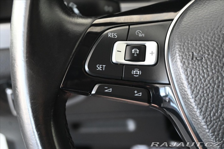 Volkswagen Touran 2,0 TDi 110kW DSG NAVI 7M 2020