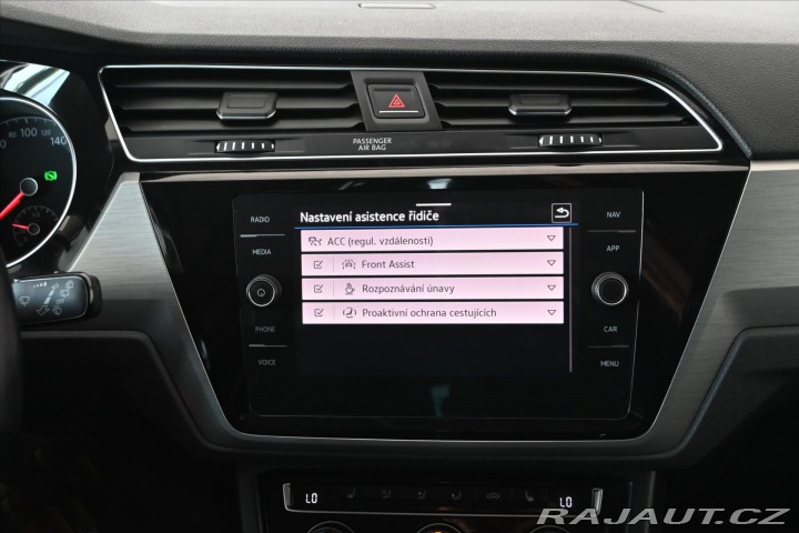 Volkswagen Touran 2,0 TDi 110kW DSG NAVI 7M 2020