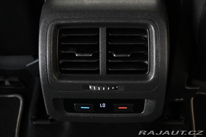Volkswagen Touran 2,0 TDi 110kW DSG NAVI 7M 2020