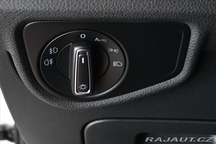 Volkswagen Touran 2,0 TDi 110kW DSG NAVI 7M 2020