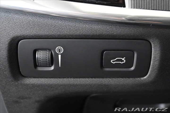 Volvo V90 2,0 D4 140 kW AT/8 INSCRI 2019