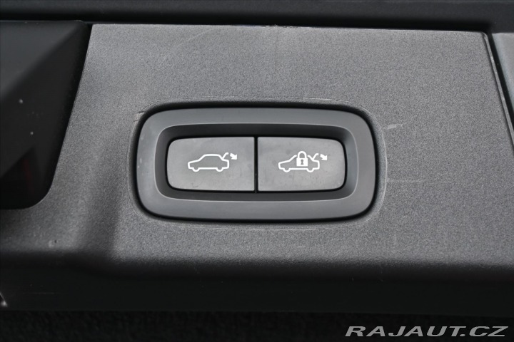 Volvo V90 2,0 D4 140 kW AT/8 INSCRI 2019