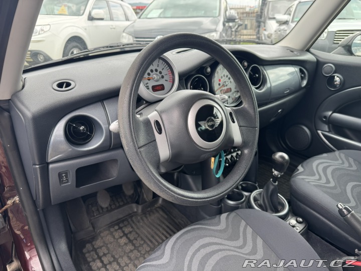 Mini One 1,6i 66KW KOLA STK 2. MAJ 2003