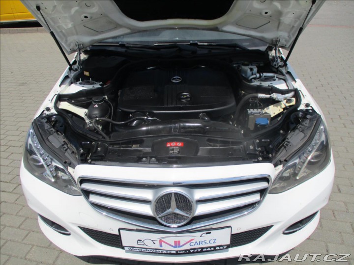 Mercedes-Benz E 2,2 CDi 220 125kw Ambient 2015