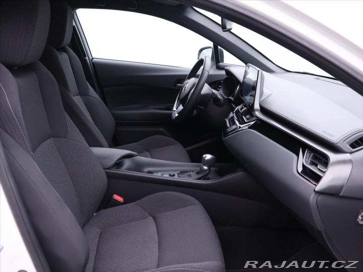 Toyota C-HR 1,8 Hybrid 72 kW E-CVT CZ 2019