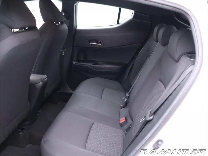 Toyota C-HR 1,8 Hybrid 72 kW E-CVT CZ 2019