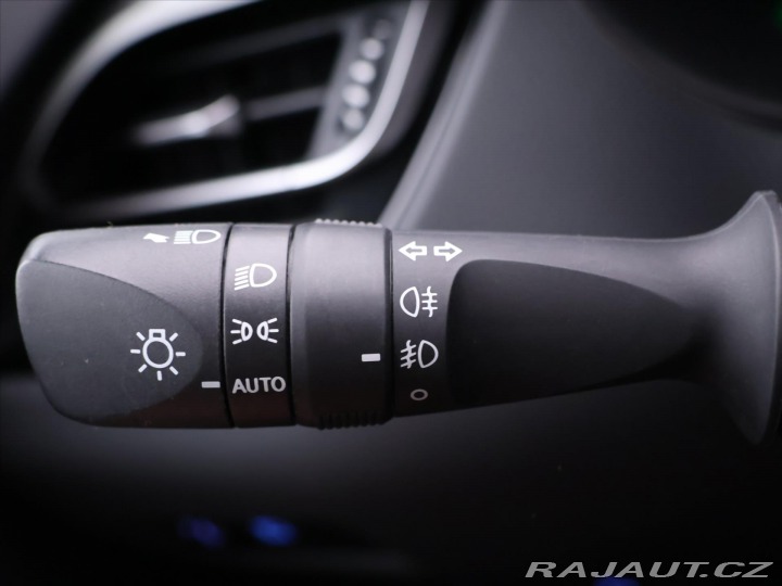 Toyota C-HR 1,8 Hybrid 72 kW E-CVT CZ 2019