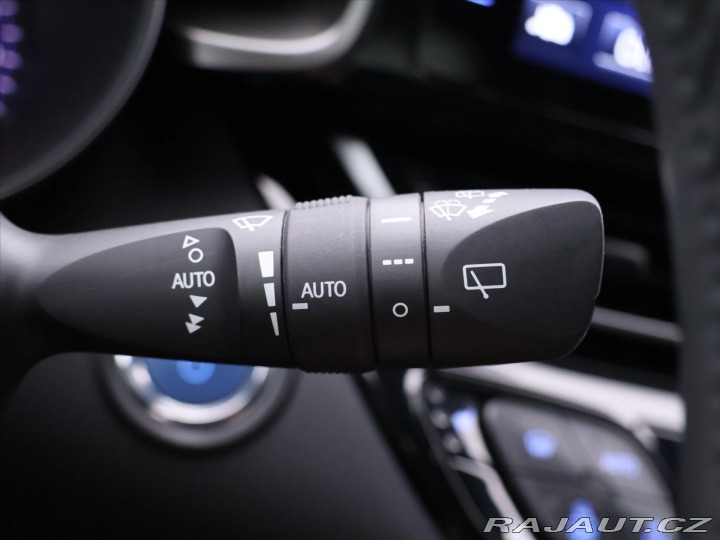 Toyota C-HR 1,8 Hybrid 72 kW E-CVT CZ 2019
