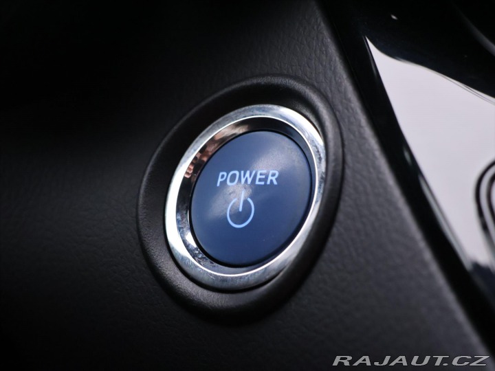 Toyota C-HR 1,8 Hybrid 72 kW E-CVT CZ 2019
