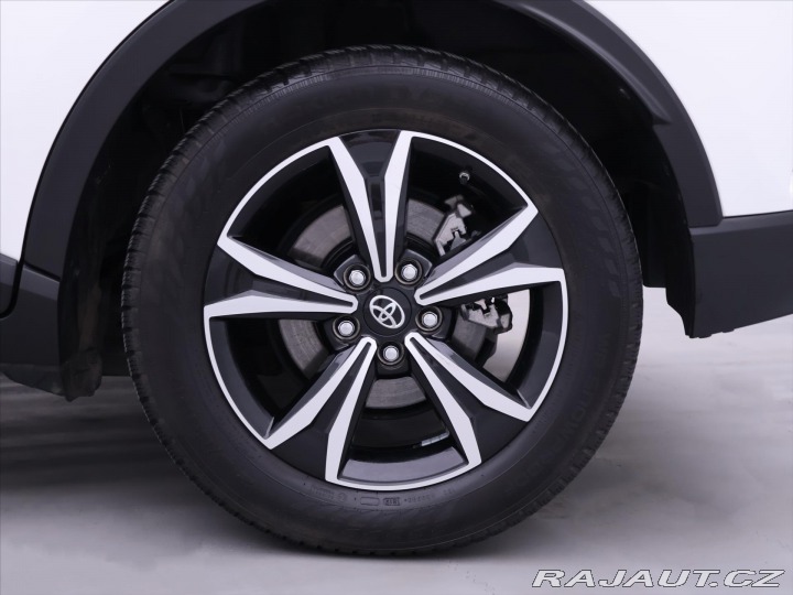 Toyota C-HR 1,8 Hybrid 72 kW E-CVT CZ 2019