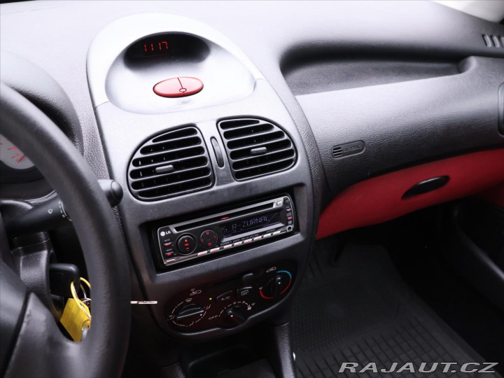 Peugeot 206 1,4 HDi 50kW CZ Klimatiza 2005