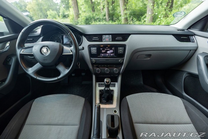 Škoda Octavia 2,0 TDI, tažné, 2 sady 2015