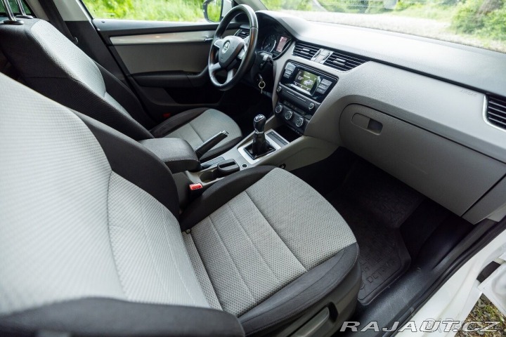 Škoda Octavia 2,0 TDI, tažné, 2 sady 2015