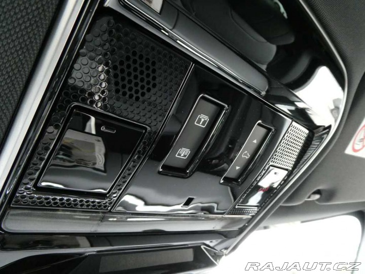 Land Rover Range Rover Sport Dynamic HSE P460e 2025