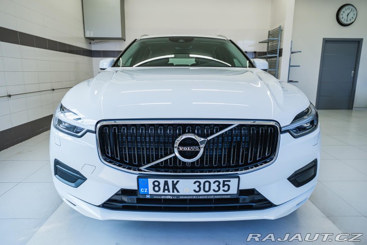 Volvo XC60 B4 AWD 145kW Momentum Pro 2020