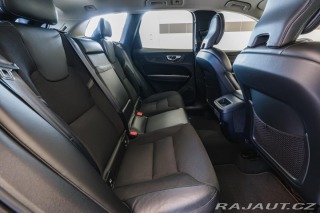 Volvo XC60 B4 AWD 145kW Momentum Pro 2020