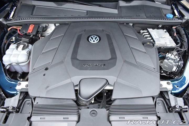 Volkswagen Touareg 3.0TSi*RLINE*BLACK*TAŽNÉ* 2022