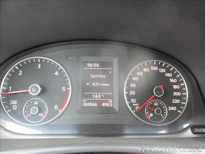 Volkswagen Touran 1,6 TDi 77kw Klimatr. 6ry 2011