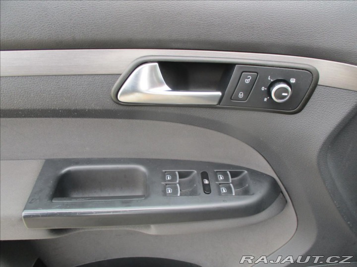 Volkswagen Touran 1,6 TDi 77kw Klimatr. 6ry 2011