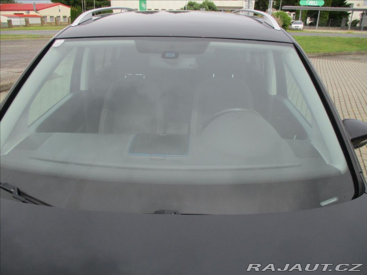 Volkswagen Touran 1,6 TDi 77kw Klimatr. 6ry 2011