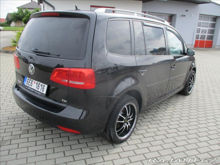 Volkswagen Touran 1,6 TDi 77kw Klimatr. 6ry 2011