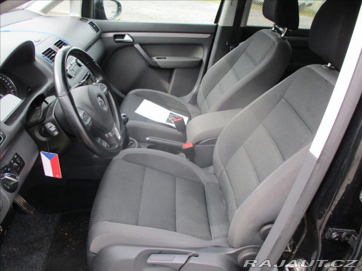 Volkswagen Touran 1,6 TDi 77kw Klimatr. 6ry 2011