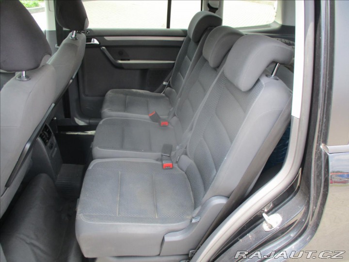 Volkswagen Touran 1,6 TDi 77kw Klimatr. 6ry 2011
