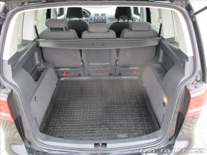 Volkswagen Touran 1,6 TDi 77kw Klimatr. 6ry 2011