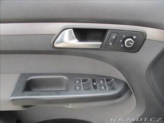 Volkswagen Touran 1,6 TDi 77kw Klimatr. 6ry 2011