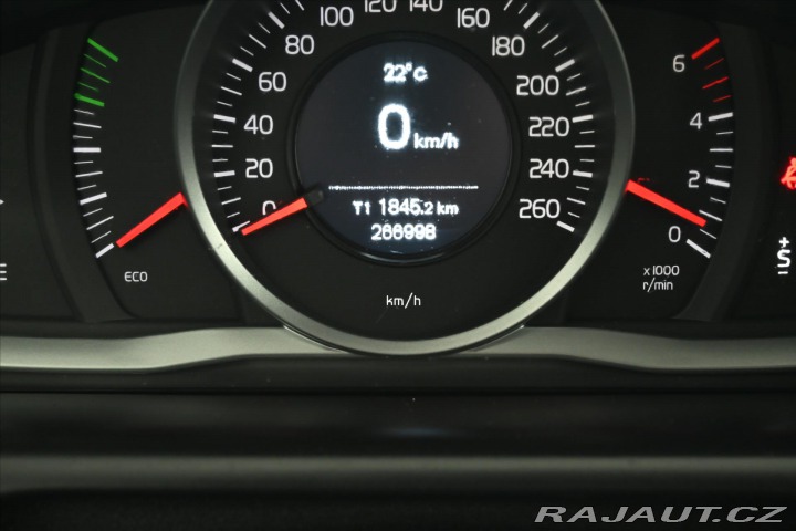 Volvo XC60 2,4 D5 133 kW AT6 AWD Zár 2015