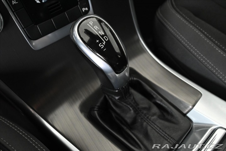 Volvo XC60 2,4 D5 133 kW AT6 AWD Zár 2015