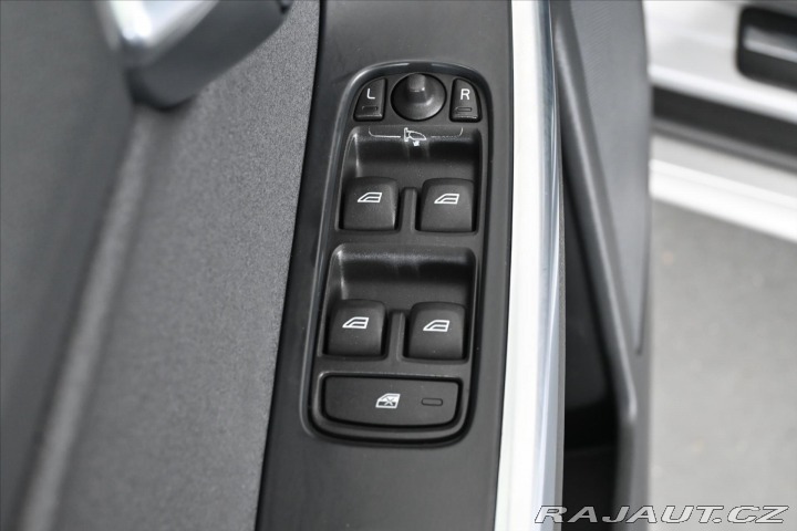 Volvo XC60 2,4 D5 133 kW AT6 AWD Zár 2015