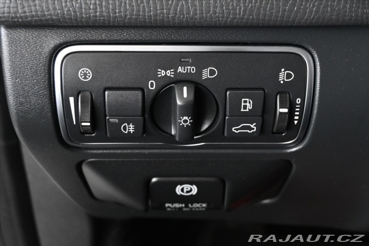 Volvo XC60 2,4 D5 133 kW AT6 AWD Zár 2015