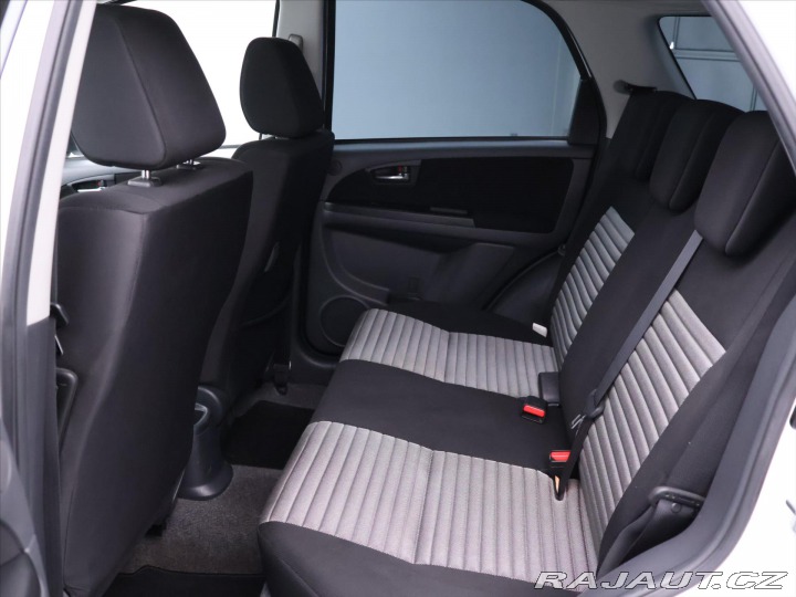 Suzuki SX4 1,6 VVT 88kW Aut.klima Ka 2011