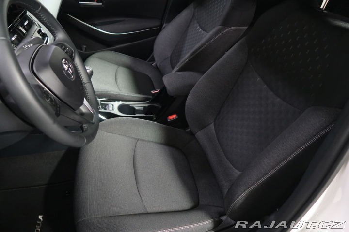 Toyota Corolla 1.5VVT-i,CZ,1Maj,Comfort 2024