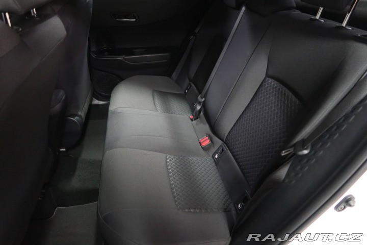 Toyota C-HR 1.8Hybrid,CZ,1Maj,Comfort 2021