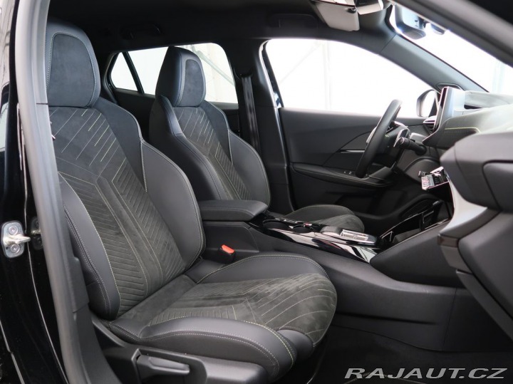 Peugeot 2008 1.2PureTech,CZ,1Maj,GT,AT 2024