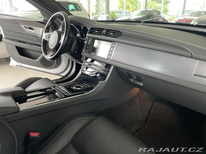 Jaguar XF 30d R-SPORT*Panorama*Meri 2016