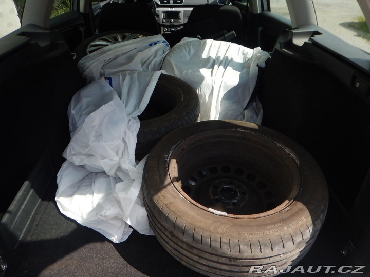 Volkswagen Passat 1.6 TDi 77 kw 2011
