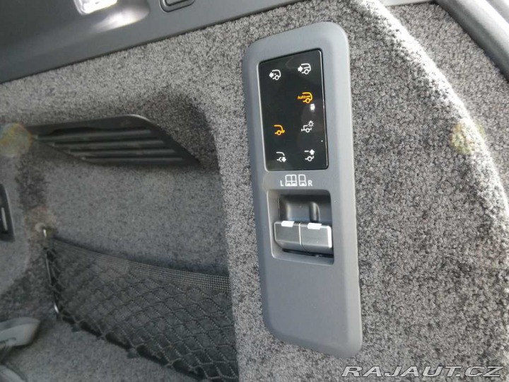 Land Rover Range Rover 3,0 HSE P460e 2025