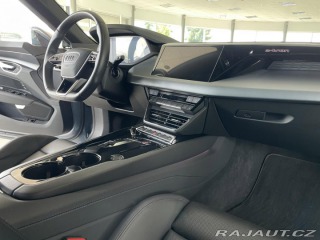 Audi e-tron  2022