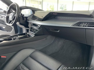 Audi e-tron  2022