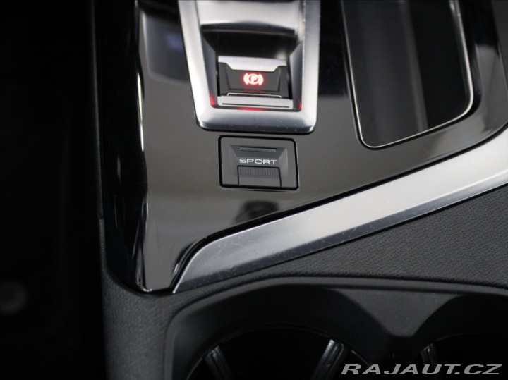 Peugeot 5008 2,0 HDi 130kW GT Paměť TZ 2019