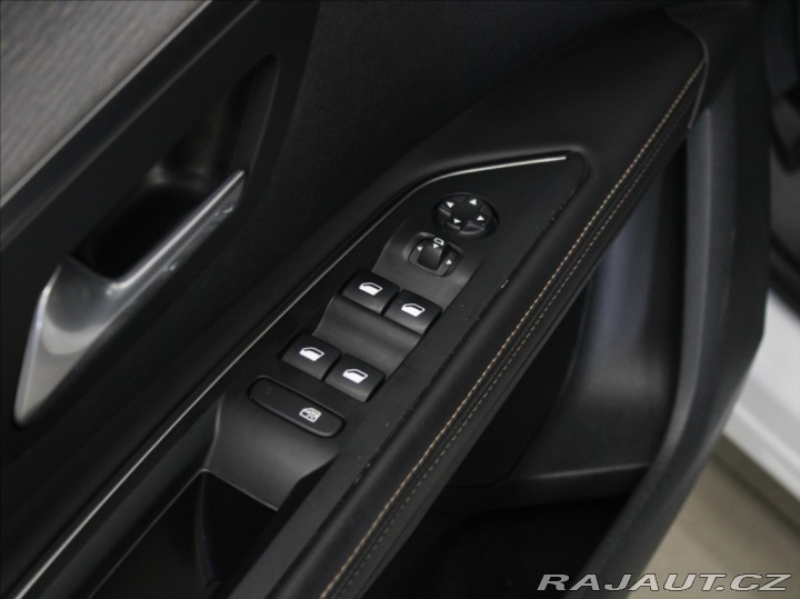 Peugeot 5008 2,0 HDi 130kW GT Paměť TZ 2019