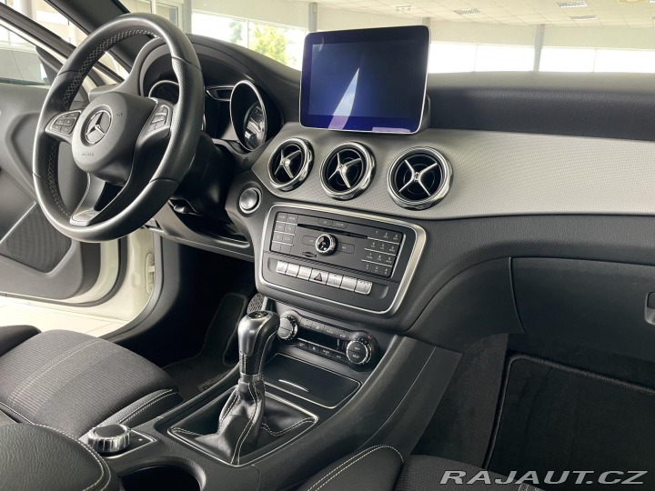 Mercedes-Benz GLA 200d*LED*Comand*Kamera*El 2018