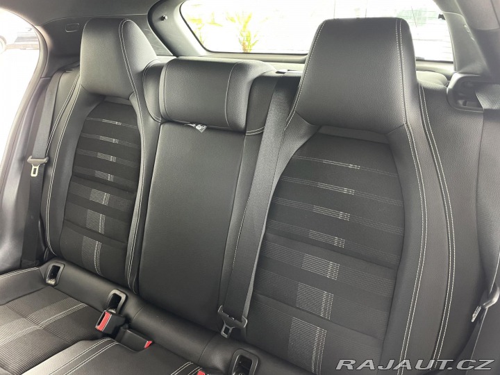 Mercedes-Benz GLA 200d*LED*Comand*Kamera*El 2018