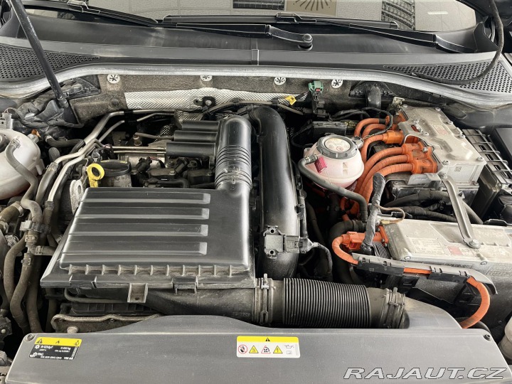 Volkswagen Passat GTE 160kW*Masáž*Nav*Kamer 2021